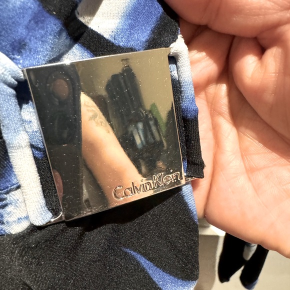 Calvin Klein rayon long sleeve blouse top with silver buckle, size M - Picture 3 of 5